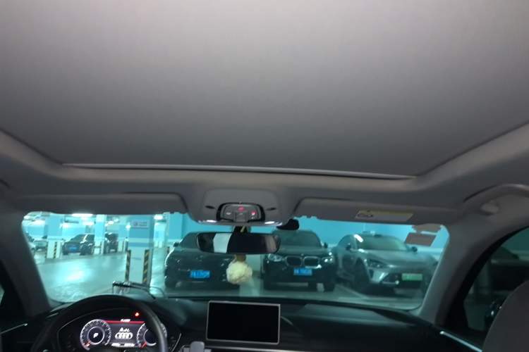 Used Audi A4L 2018 30th Anniversary Edition 40 TFSI Fashion Model Headliner