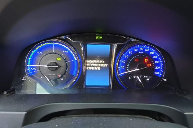 Used Toyota Camry 2016 Dual-Engine 2.5 HG 10th Anniversary Deluxe Navigation Edition Instrument Cluster