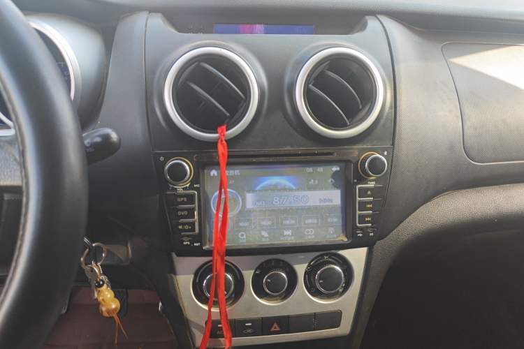 Used CHANGAN KAICHENG Ounuo S 2014 1.5L Base Version
