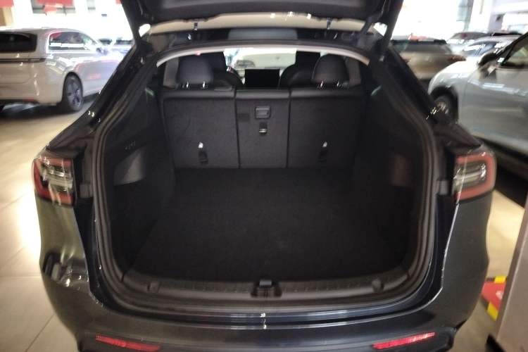 Used Tesla Model Y 2024 Rear-Wheel-Drive Version Trunk
