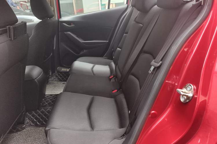 Used Mazda 3 Axela 2016 Sedan 1.5L Automatic Luxury Model