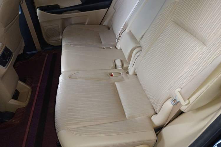 Used Toyota Highlander 2018 2.0T Four-Wheel Drive Elite Edition 7 Seats China V Standard Left Rear Seat