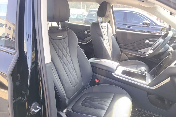 Used Hongqi HS7 PHEV 2024 2.0T PHEV Four-Wheel Drive Flagship Edition 6 Seats
