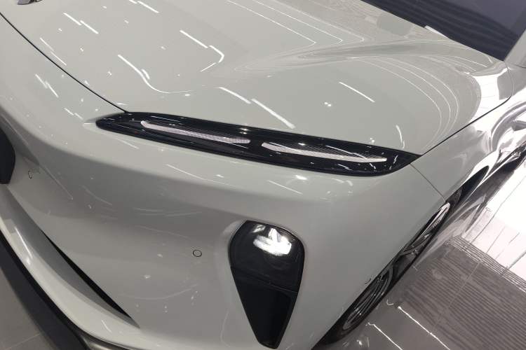 Used Nio ET5 2022 75 kWh Left Front Headlight