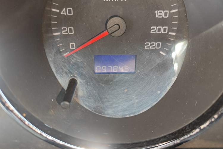 Used Dongfeng Aeolus H30 2011 1.6L Automatic ZunYa Model