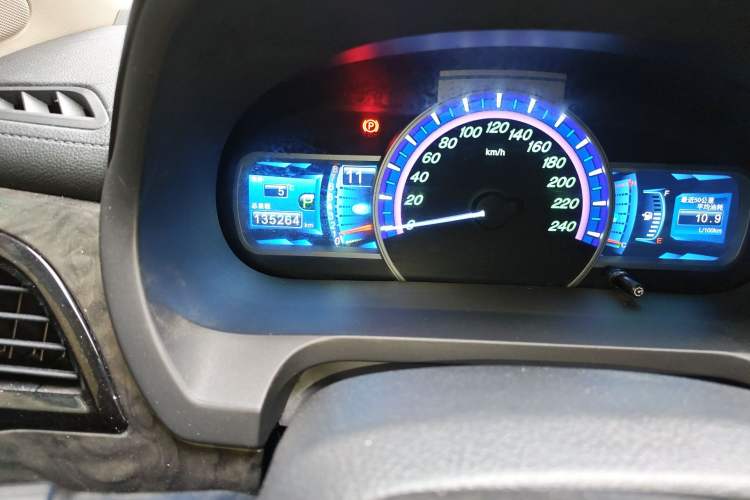 Used BYD S7 2016 2.0T Automatic Prestige Plus Odometer Close Up