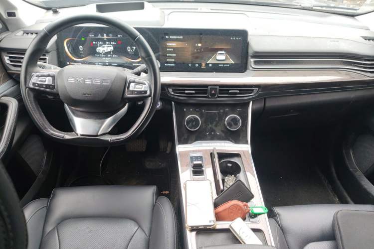 Used EXEED Lanyue 2021 400T Four-Wheel Drive Starlight Pro Edition 7 Seats Center Console