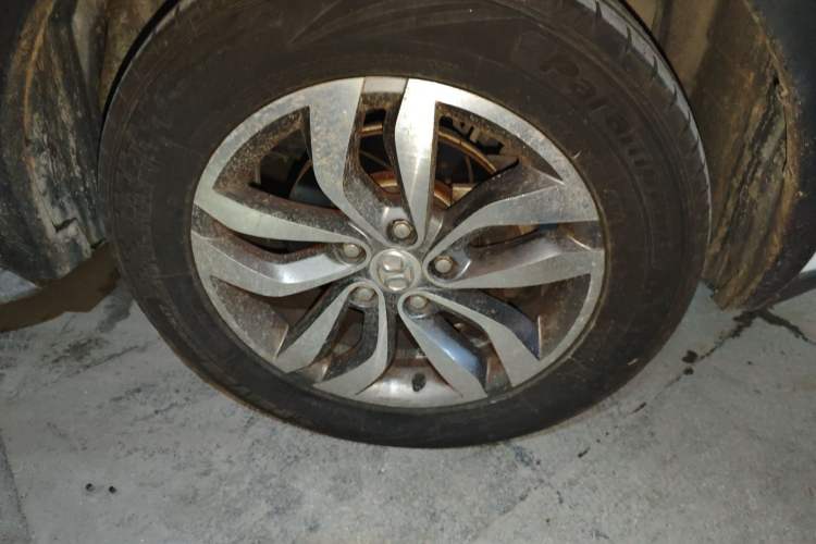 Used BAIC Senova X65 2015 2.0T Automatic Elite Model
