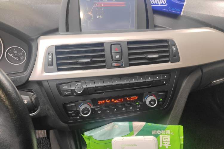 Used BMW 3 Series 2015 320Li Fashion Model Audio And AC Panel