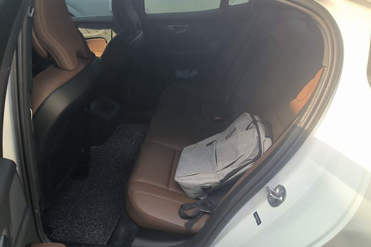 Used Volvo S60 2023 B4 Zhiyi Luxury Edition