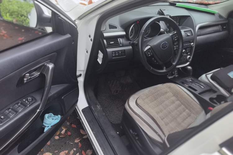 Used Bestune X80 2015 1.8T Automatic Luxury Model Driver Seat