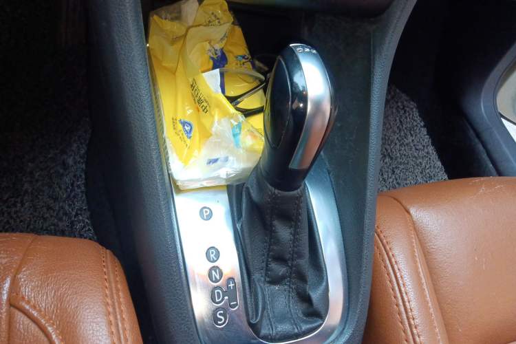 Used Volkswagen Golf 2012 1.4 TSI Automatic Comfort Edition Gear Lever