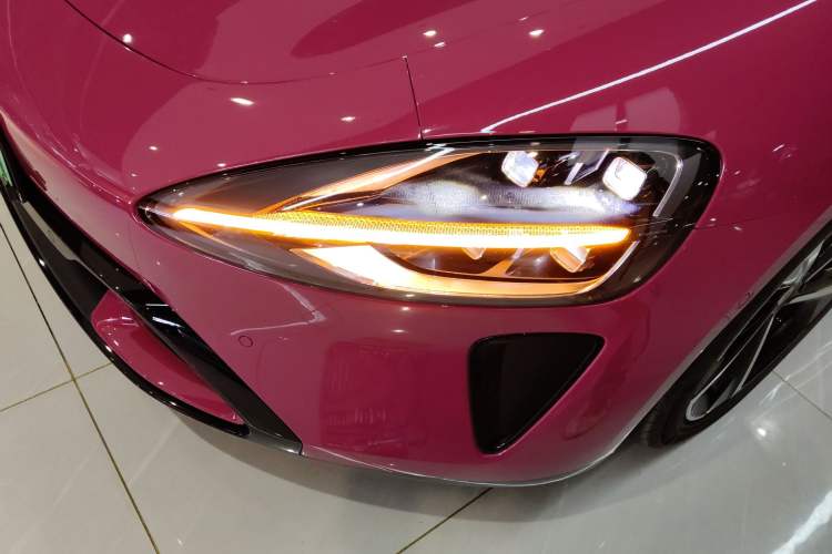 Used Xiaomi Auto SU7 2024 Four-Wheel Drive Ultra-Long Range Advanced Intelligent Driving Max Edition
