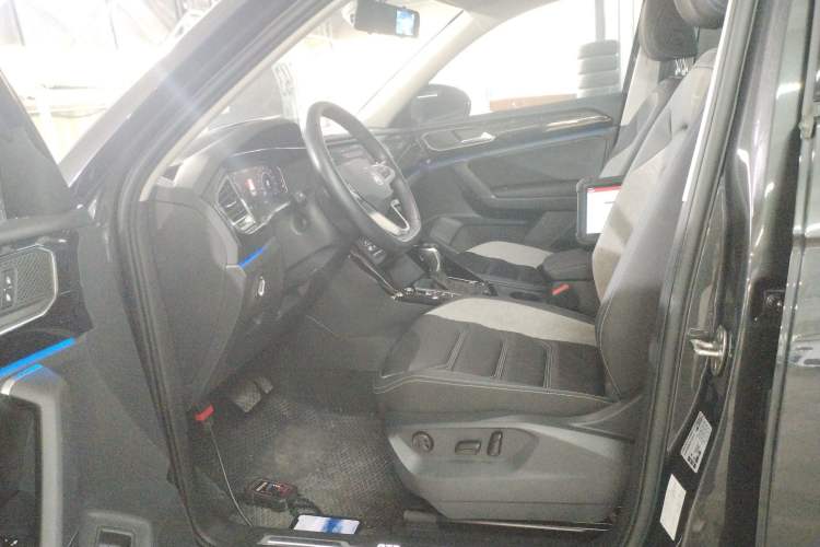 Used Volkswagen Tayron GTE Plug-in Hybrid 2022 1.4T Luxury Edition Left Front Seat