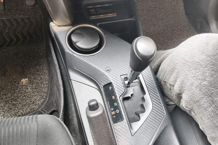 Used Toyota RAV4 2015 2.0L CVT Two-Wheel Drive Fashion Edition