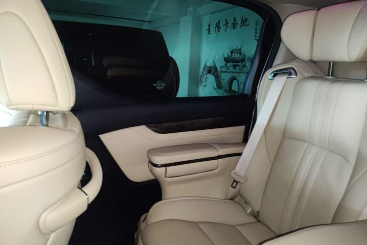 Used Toyota Vellfire 2020 Dual-Engine 2.5L Black Gold Limited Edition
