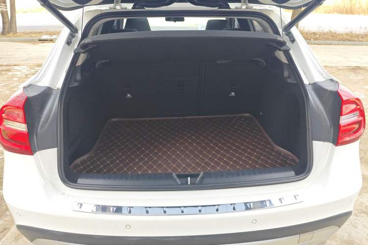 Used Mercedes-Benz GLA 2016 GLA 220 4MATIC Fashion Edition Trunk