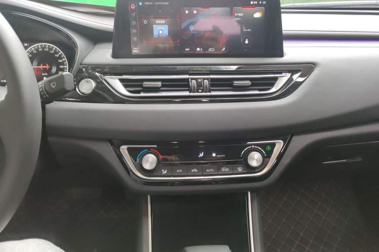 Used CHANGAN Ruicheng CC 2022 Blue Whale Edition 1.5T DCT Prestige Model Audio And AC Panel