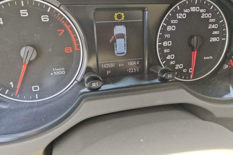 Used Audi Q5  Odometer Close Up