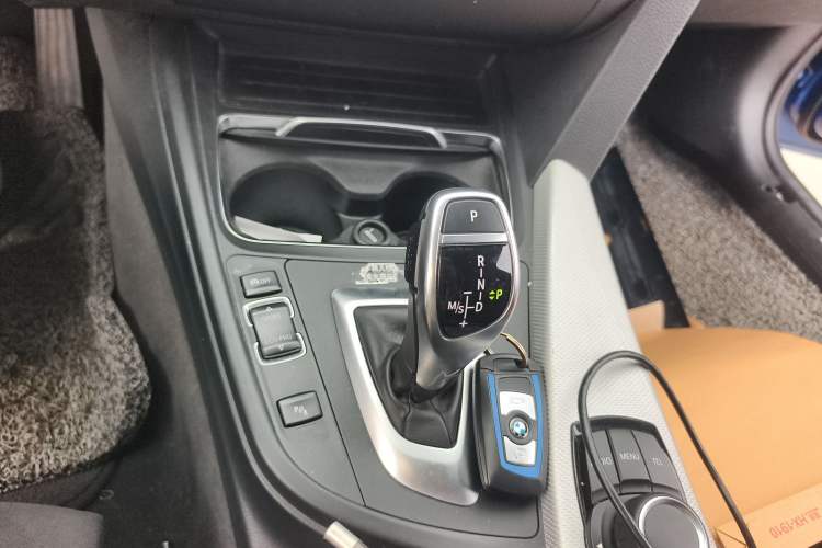 Used BMW 3 Series 2017 320i M Sport Gear Lever