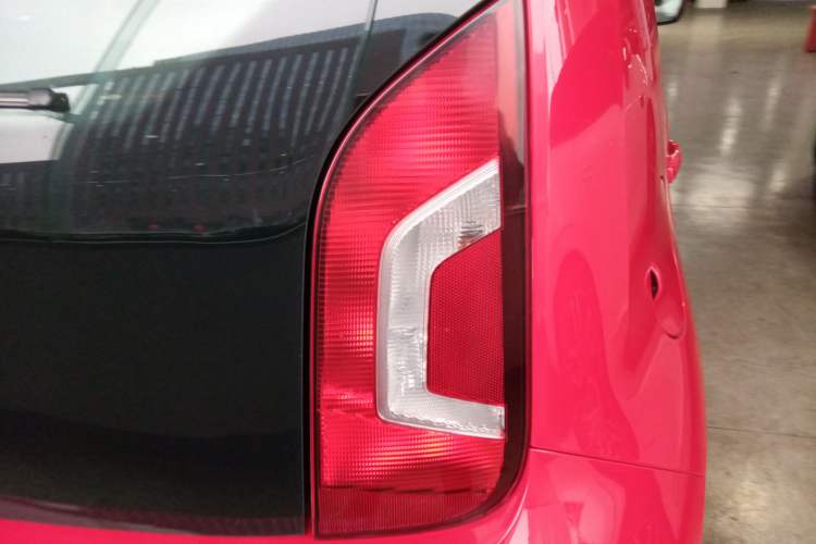 Used Volkswagen up! 2015 1.0L move up!