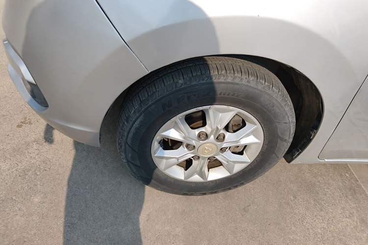 Used SAIC MAXUS G10 2014 2.0T Automatic Elite Edition