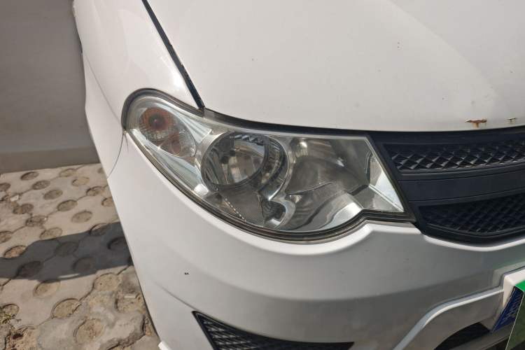 Used Wuling Hongguang 2016 1.5L Restyled S Comfort Version Right Front Headlight