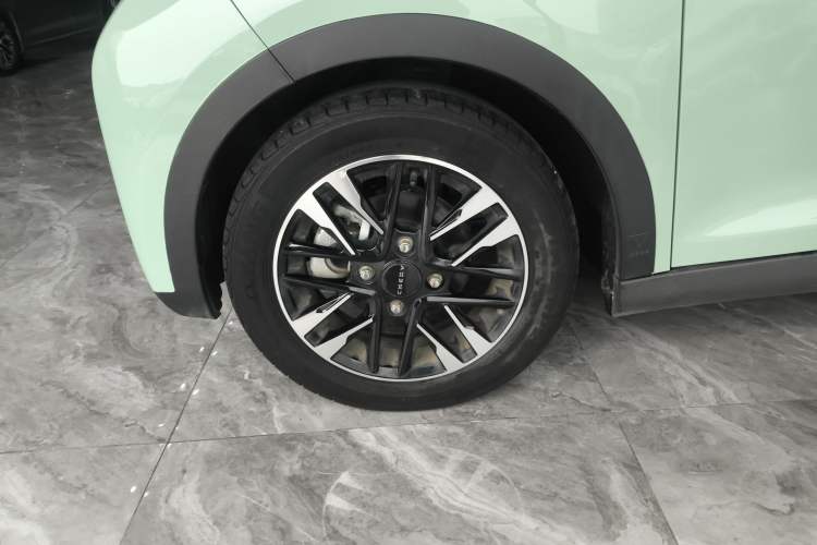 Used Chery QQ Little Ant 2022 Sweet Pink Edition Half-Sugar Version Lithium Iron Phosphate 29.2 kWh 30 kW 301 km