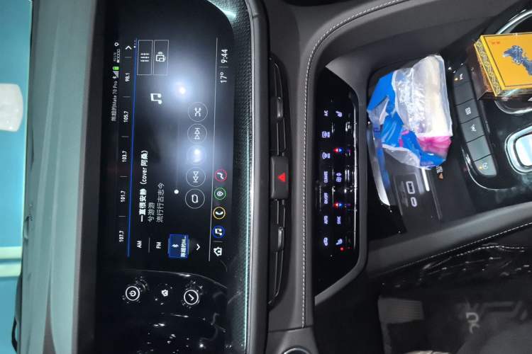 Used Buick Envision 2023 Encore Plus 652T Five-Seat Luxury Model
