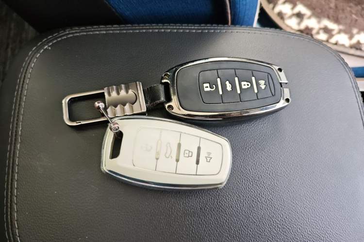 Used Haval H6 2017 Blue Label 1.5T Automatic Two-Wheel Drive ZhiShang Model Vehicle Key