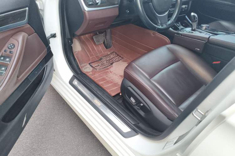 Used BMW 5 Series 2017 525Li Luxury Design Package Driver Seat