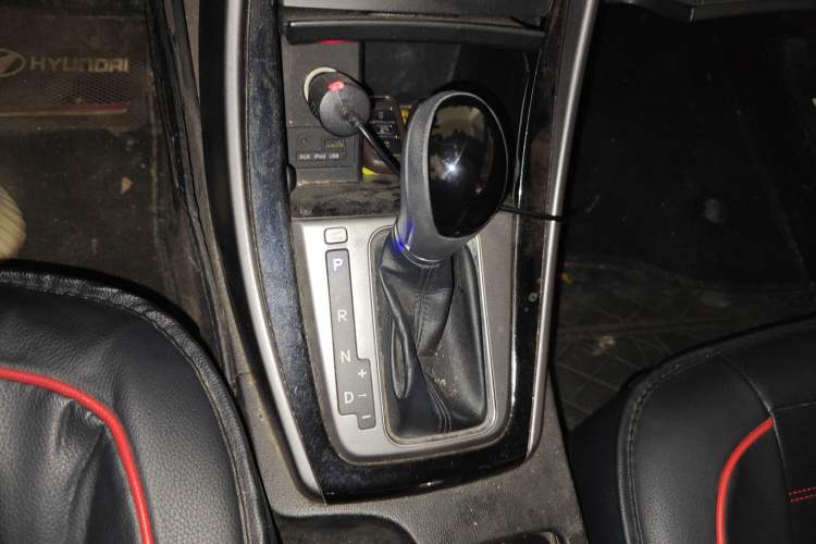 Used Hyundai Elantra (5th Generation / Langdong) 2015 1.6L Automatic Leading Model Gear Lever