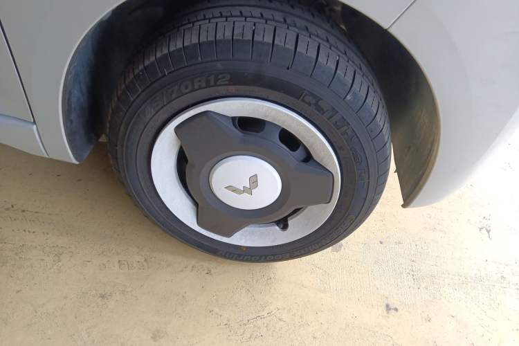 Used Wuling Hongguang MINIEV 2024 3rd Generation 215km Youth Edition Right Front Wheel Hub