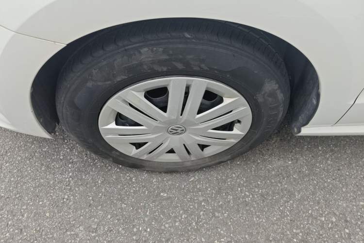 Used Volkswagen Polo 2016 1.4L Automatic Trendy Model Left Front Wheel Hub