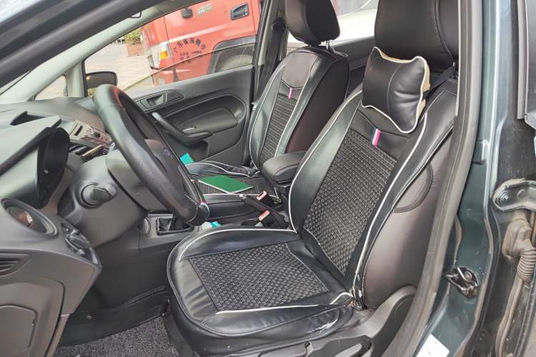 Used Ford Fiesta 2013 Sedan 1.5L Manual Fashion Edition
