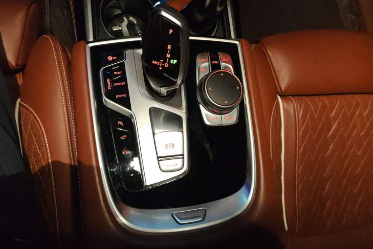 Used BMW 7 Series 2019 740Li xDrive Executive M Sport Package Gear Lever