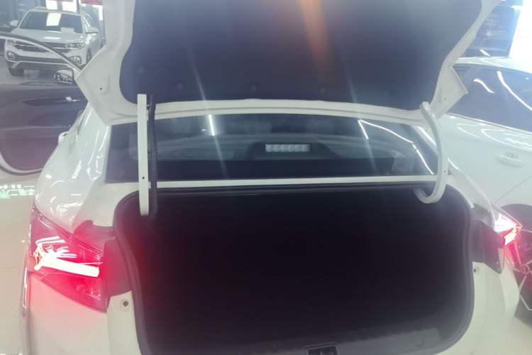 Used Dongfeng Aeolus Yixuan 2021 230T Automatic Chasing Shadow Edition