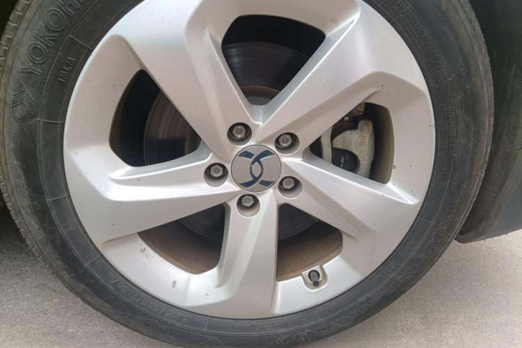 Used Hycan Z03 2021 Trendy Play Edition Right Front Wheel Hub