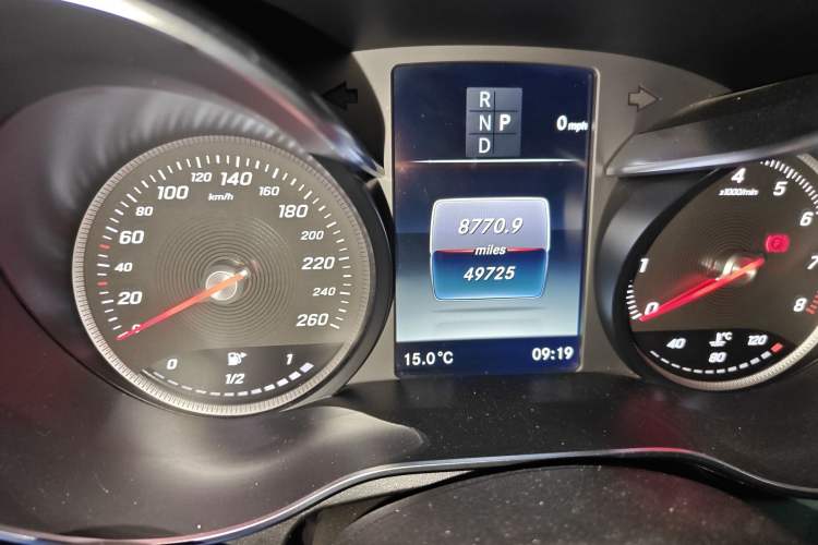 Used Mercedes-Benz GLC 2019 GLC 200 L 4MATIC Odometer Close Up