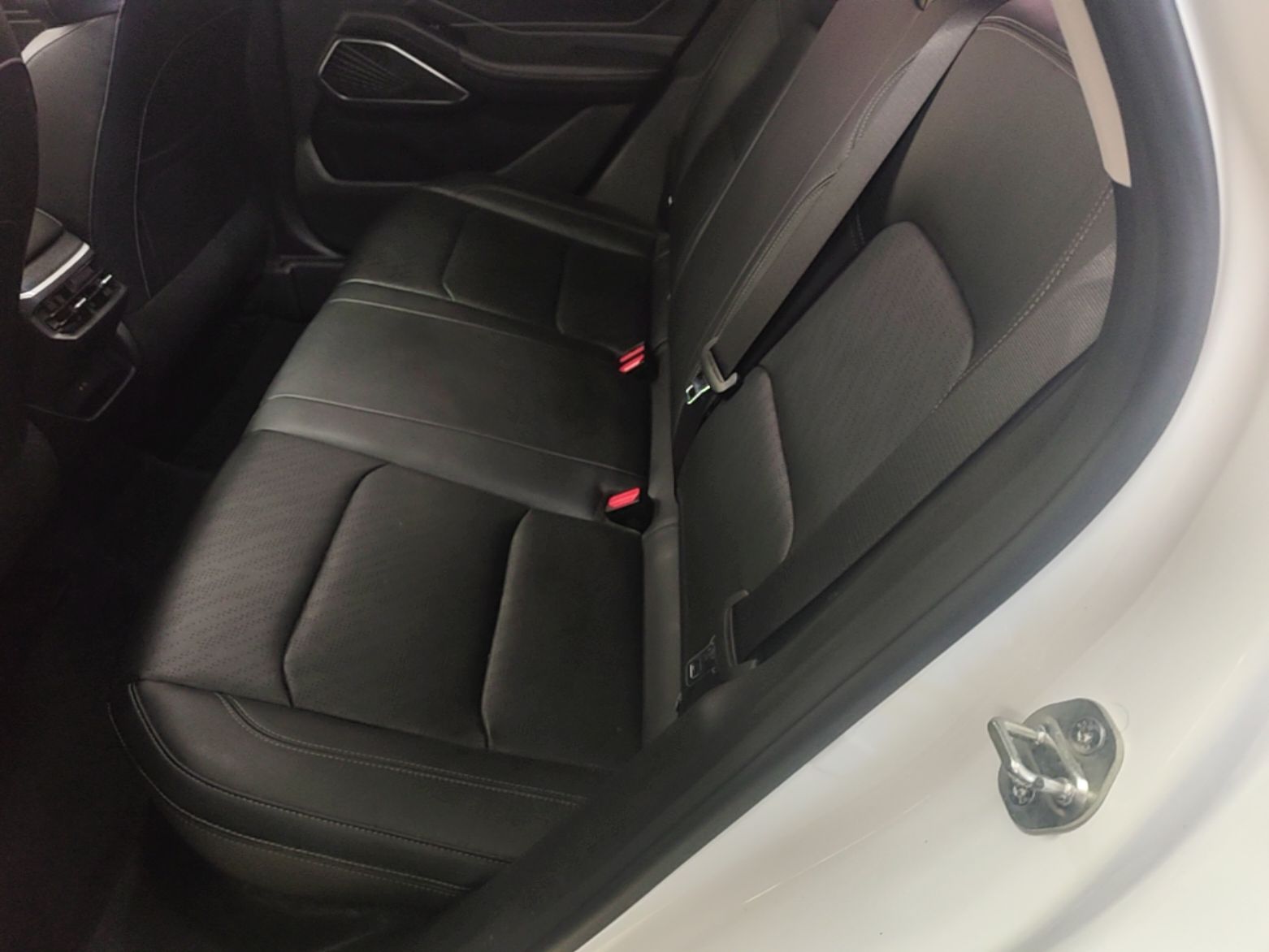 Geely Auto Emgrand 2022 4th Generation 1.5L CVT Luxury Model - Premium — снимка 20