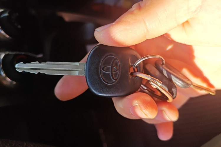 Used Toyota YARiS L Zhi Xuan 2015 1.5G Automatic Orange Limited Edition
