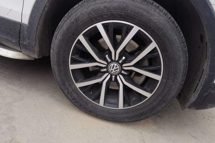 Used Volkswagen Tiguan L 2018 330TSI Automatic Two-Wheel Drive Luxury Edition