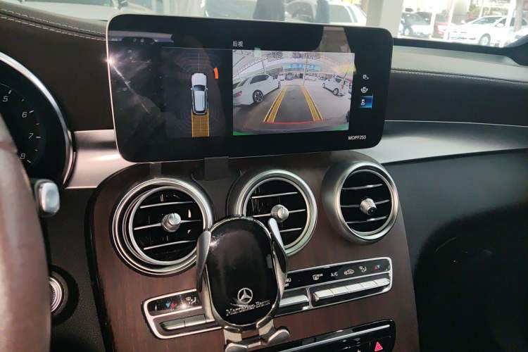 Used Mercedes-Benz GLC 2020 Facelift GLC 300 L 4MATIC Dynamic Edition
