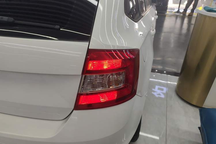 Used Skoda Rapid Spaceback 2018 1.6L Automatic Standard Edition
