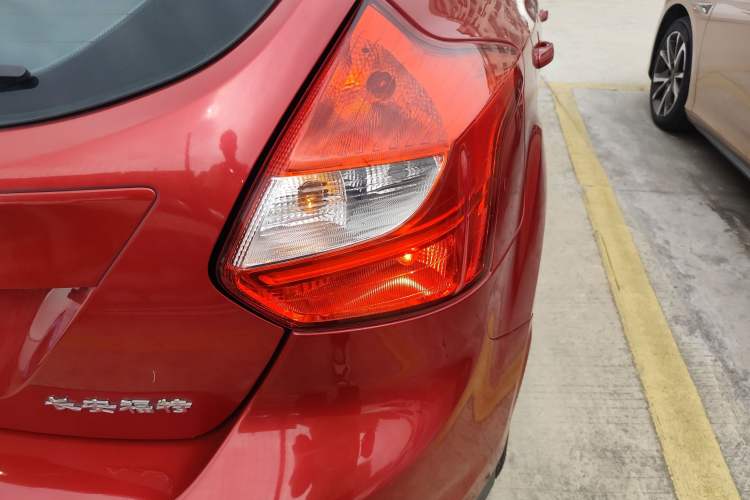 Used Ford Focus 2012 Hatchback 1.6L Automatic Fashion Edition
