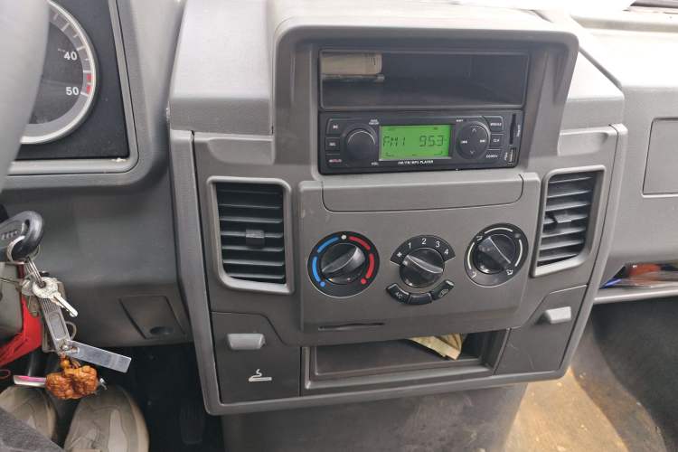 Used Iveco Daily 2014 2.5T-A35 NJ6484ACM47Z4
