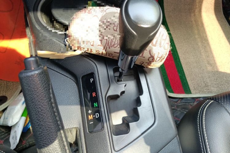 Used Toyota RAV4 2019 2.0L CVT Two-Wheel Drive Pioneer Edition China VI Standard Gear Lever