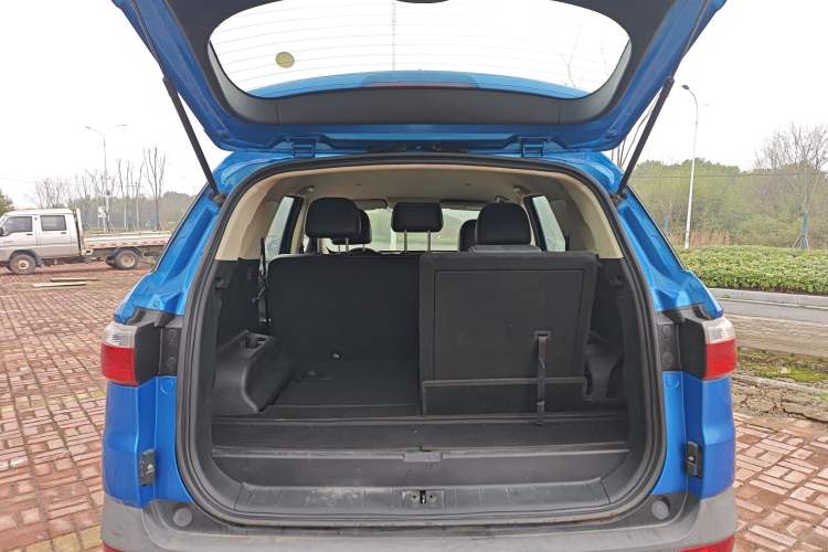 Used Dongfeng Fengon S560 2018 1.8L CVT Elite Model 7 Seats Trunk