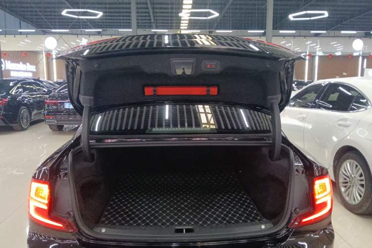 Used Volvo S90 2017 T4 Zhiyuan Edition