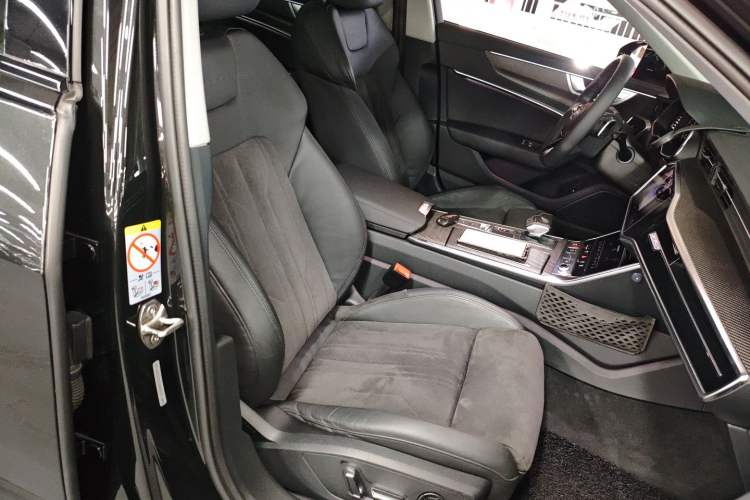 Used Audi A6 2020 allroad quattro Explorer 55 TFSI Prestige Off-Road Model